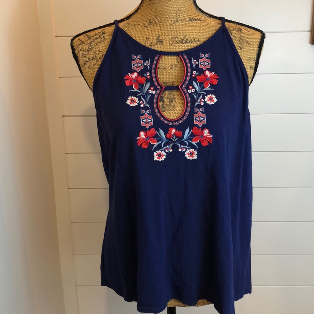 Embroidered keyhole tank top